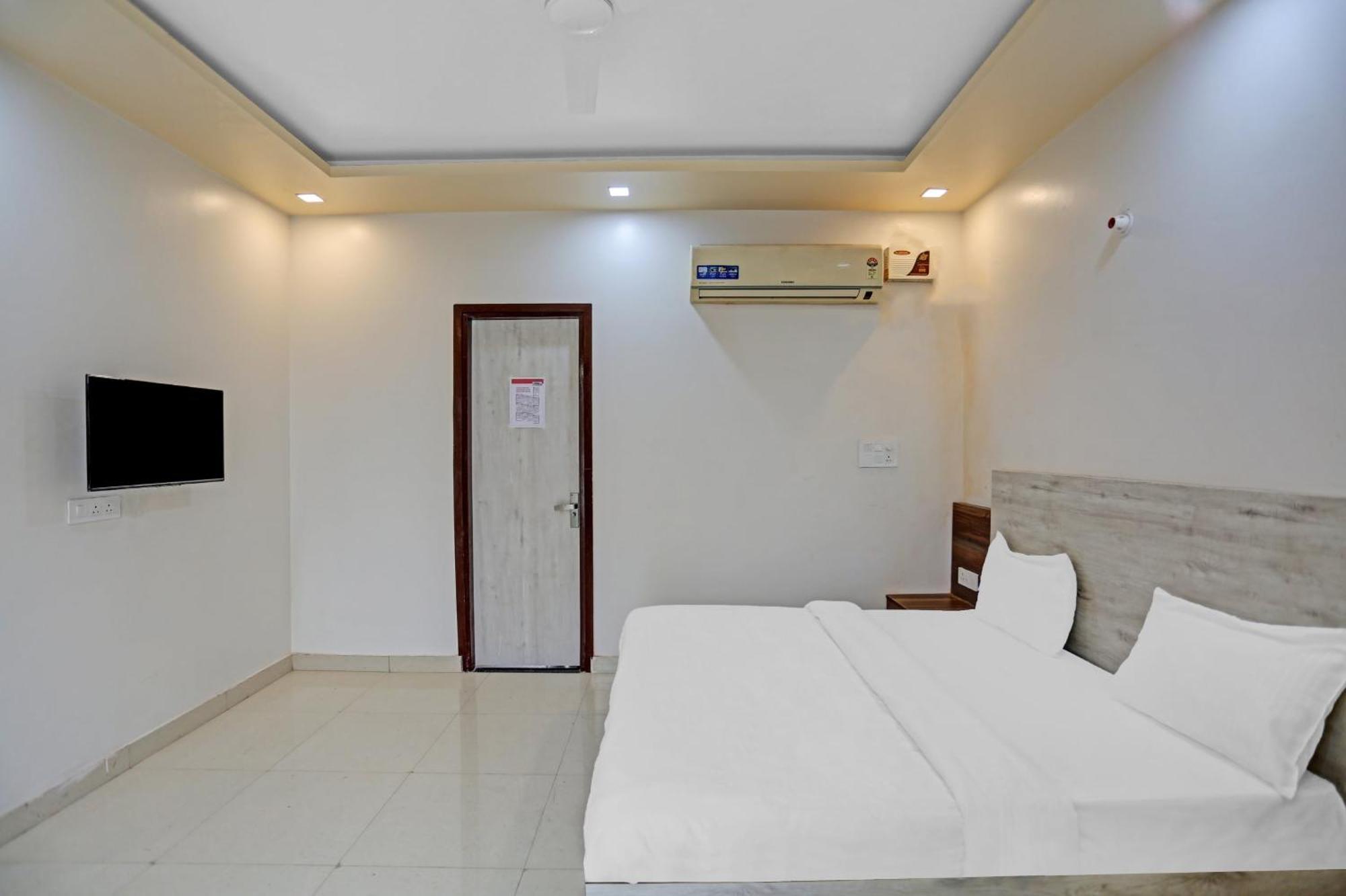 OYO 85795 Hotel Expo View Greater Noida Exterior foto